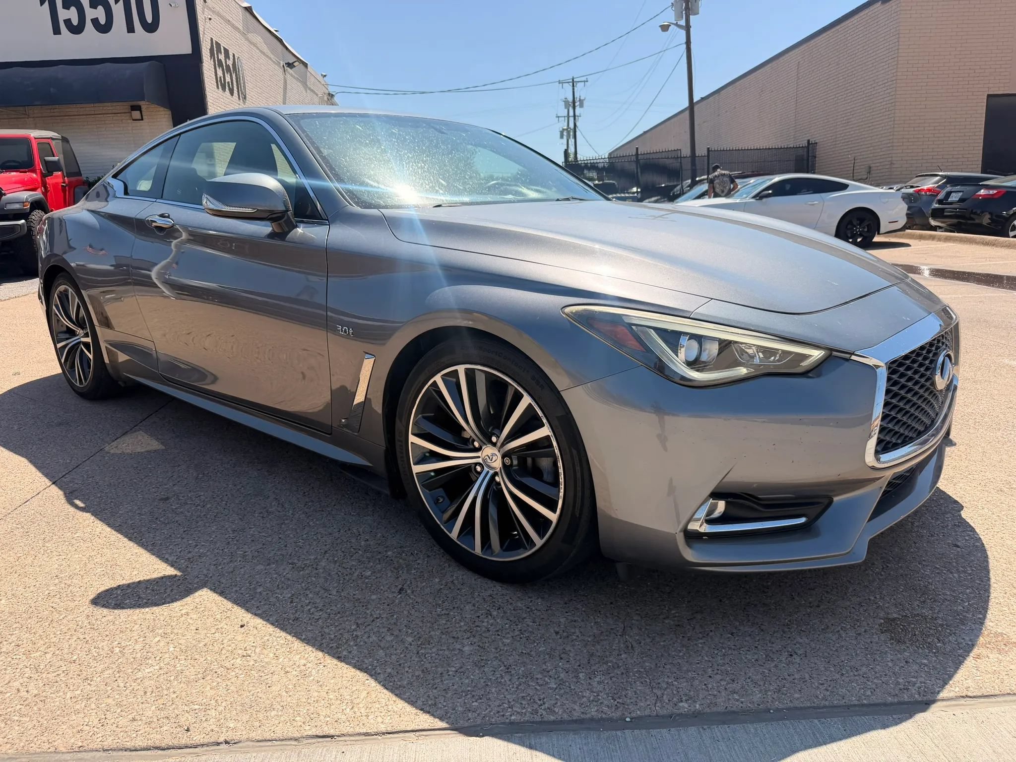 Used 2017 INFINITI Q60 3.0t w/ Premium Plus Package 3.0T RWD image 7