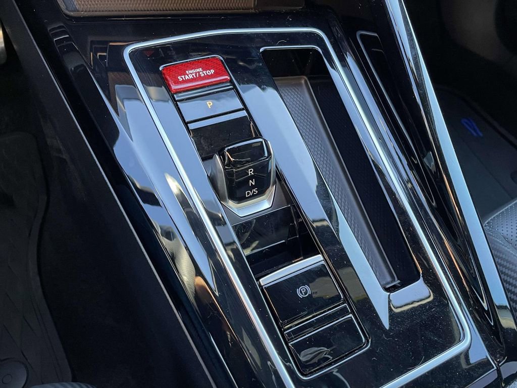 Used 2024 Volkswagen Golf R image 21