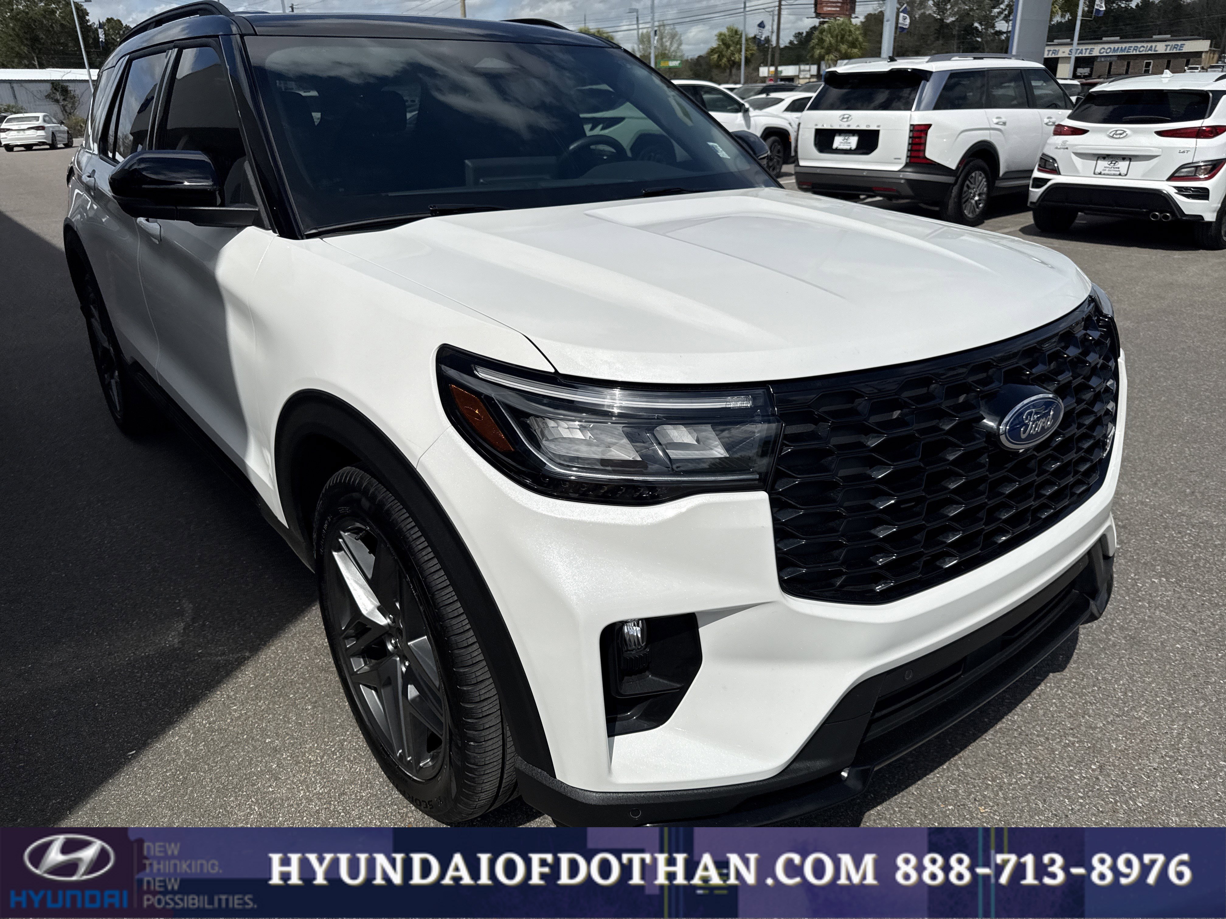 Used 2025 Ford Explorer ST image 11