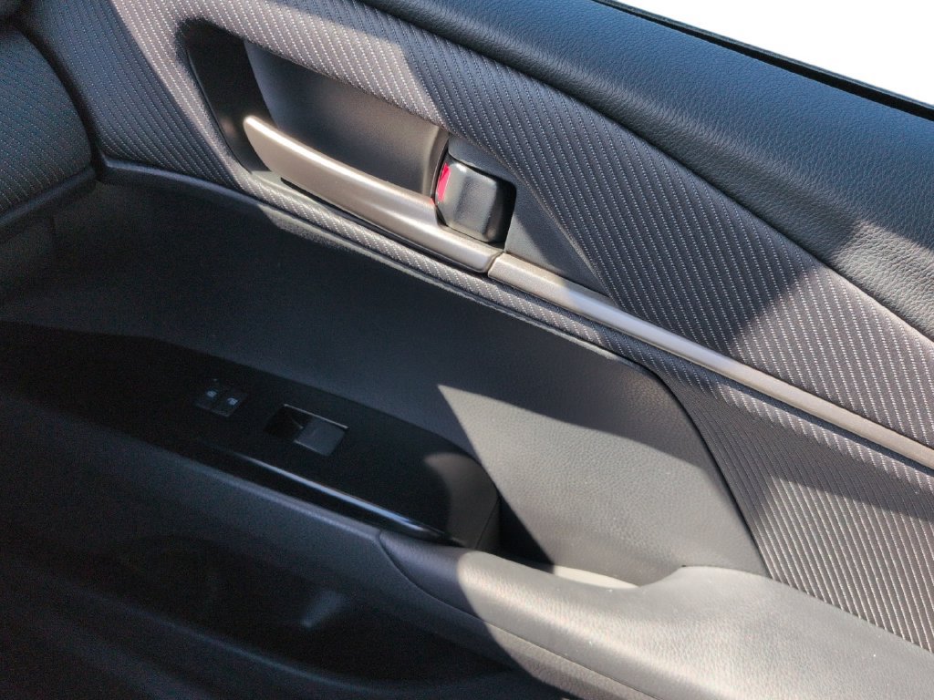 Used 2025 Toyota Camry SE FWD image 24