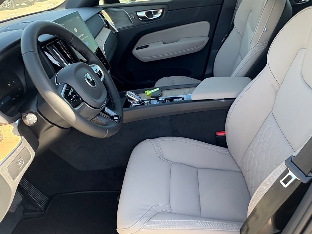 New 2026 Volvo XC60 B5 Plus w/ Protection Package Premier image 17