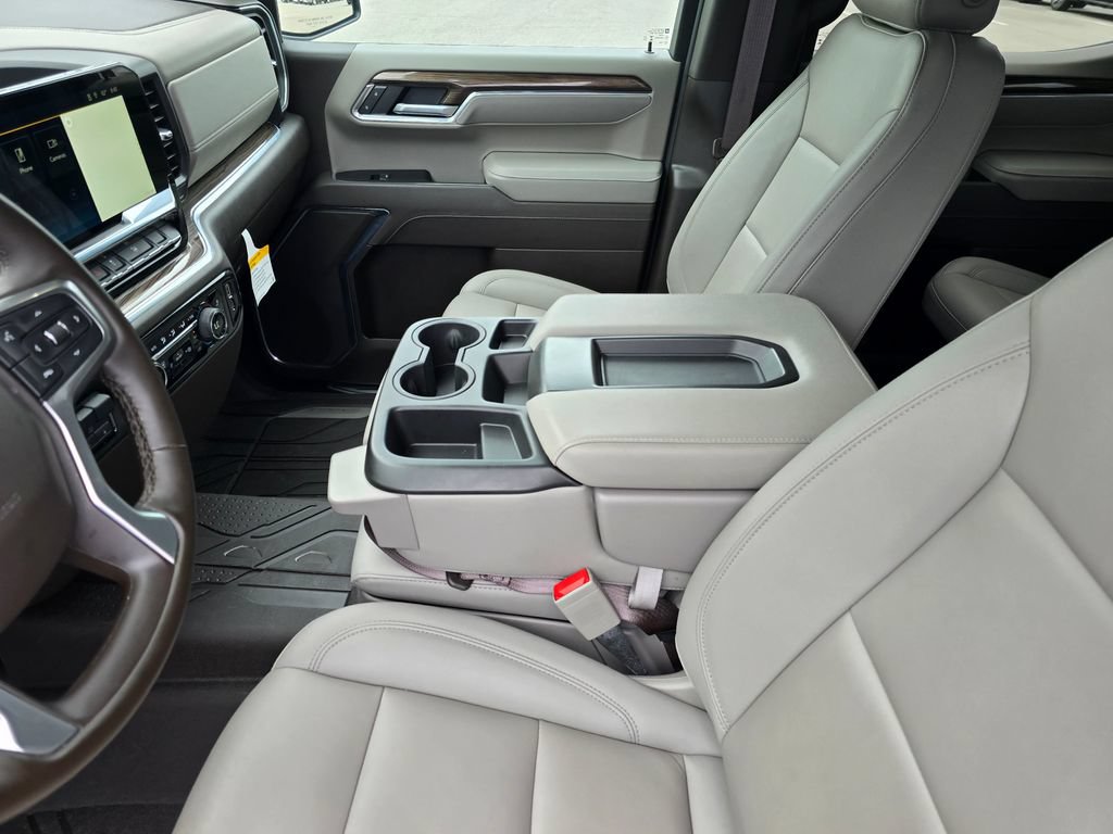 Certified 2025 Chevrolet Silverado 1500 LT w/ Leather Package AWD/4WD image 26