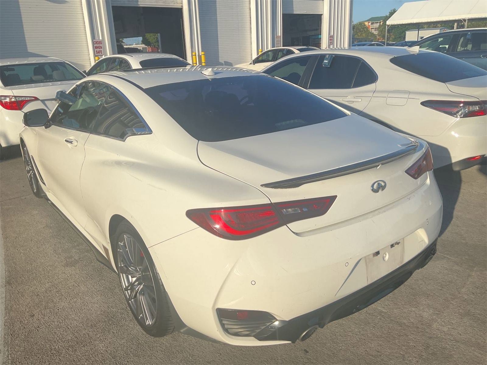 Used 2017 INFINITI Q60 Red Sport 400 RWD image 12