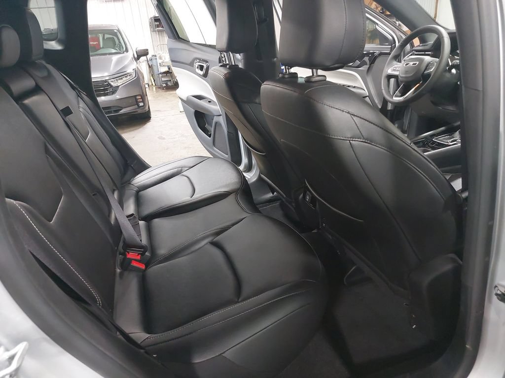 Used 2025 Jeep Compass Limited AWD/4WD image 11