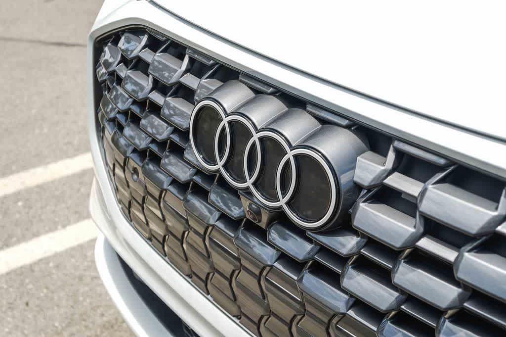 Used 2025 Audi Q5 Premium w/ Premium Plus AWD/4WD image 9