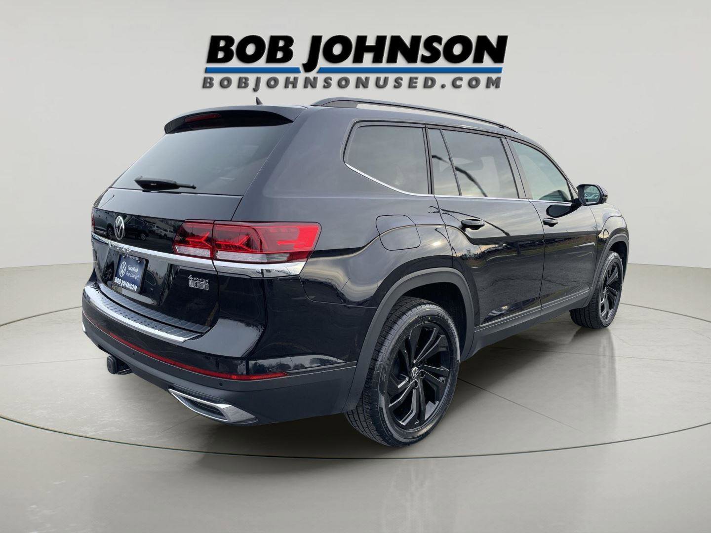 Used 2023 Volkswagen Atlas SE w/ Black Wheel Package image 7