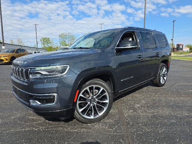 Used 2023 Jeep Wagoneer Series III w/ Premium Group I AWD/4WD image 2