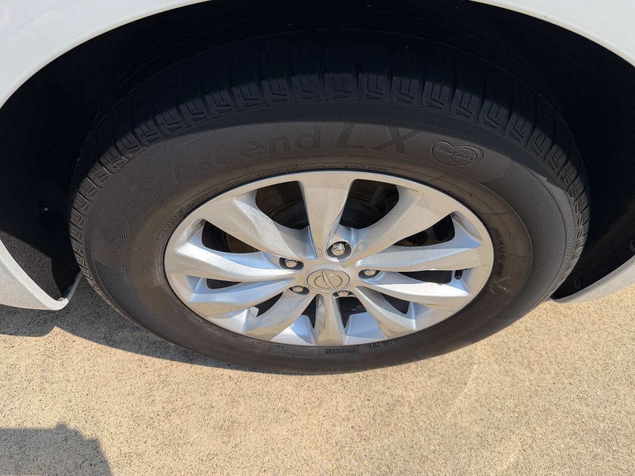 Used 2018 Chrysler Pacifica Touring-L FWD image 7