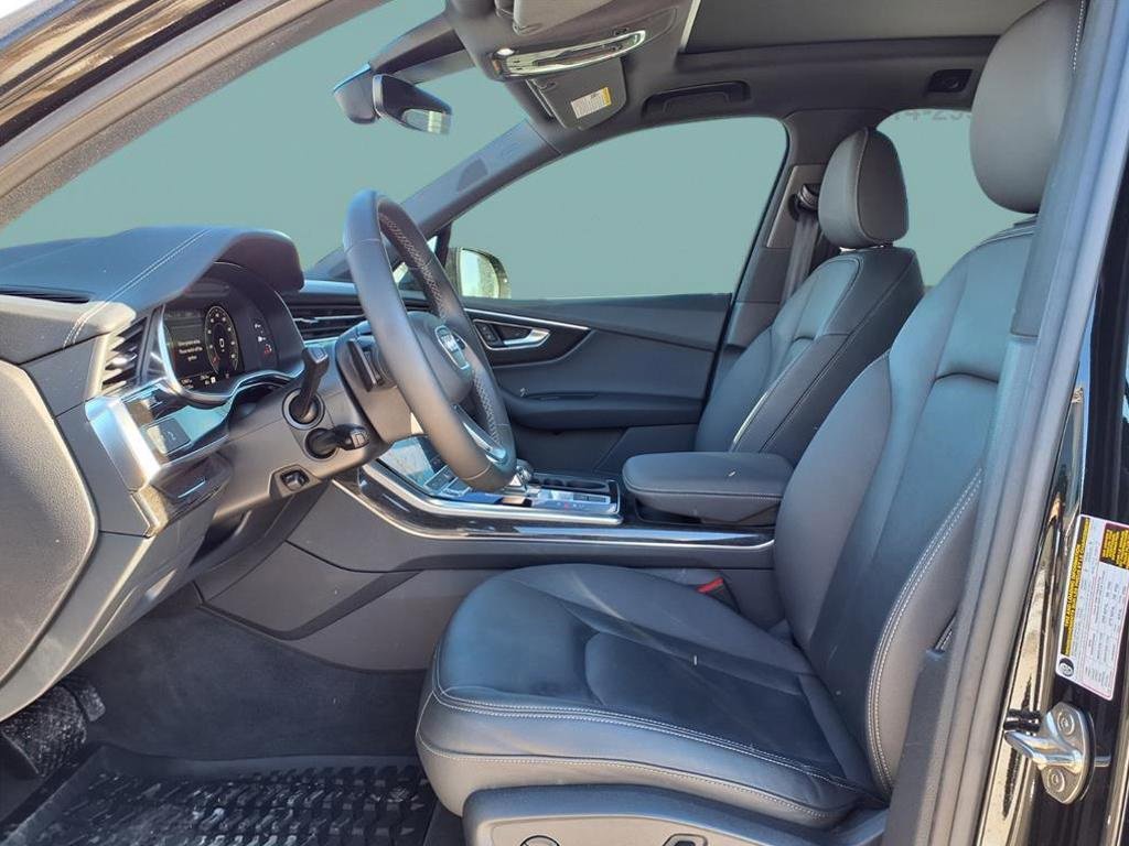 Used 2025 Audi Q7 2.0T Premium w/ Convenience Plus Package image 8