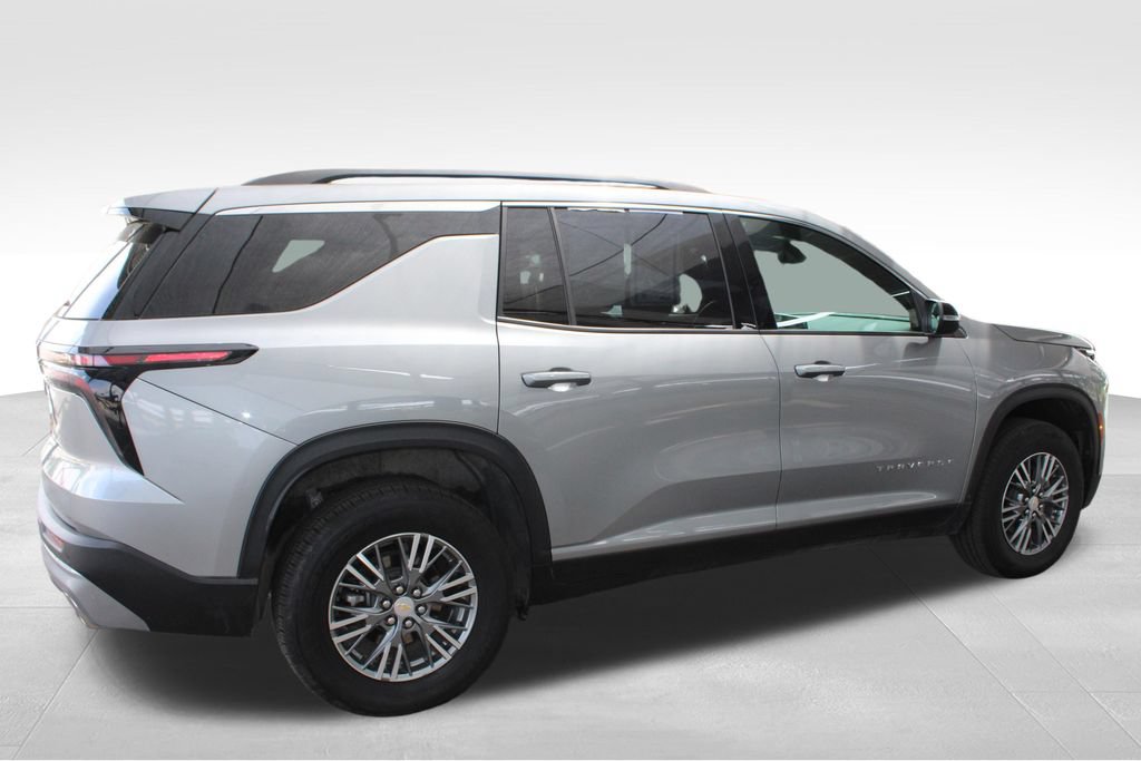 Used 2025 Chevrolet Traverse LT AWD/4WD image 17