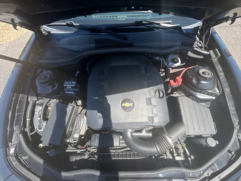 Used 2011 Chevrolet Camaro LS RWD image 9