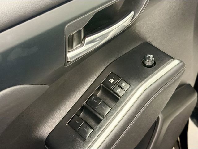 Used 2023 Toyota Highlander L image 17