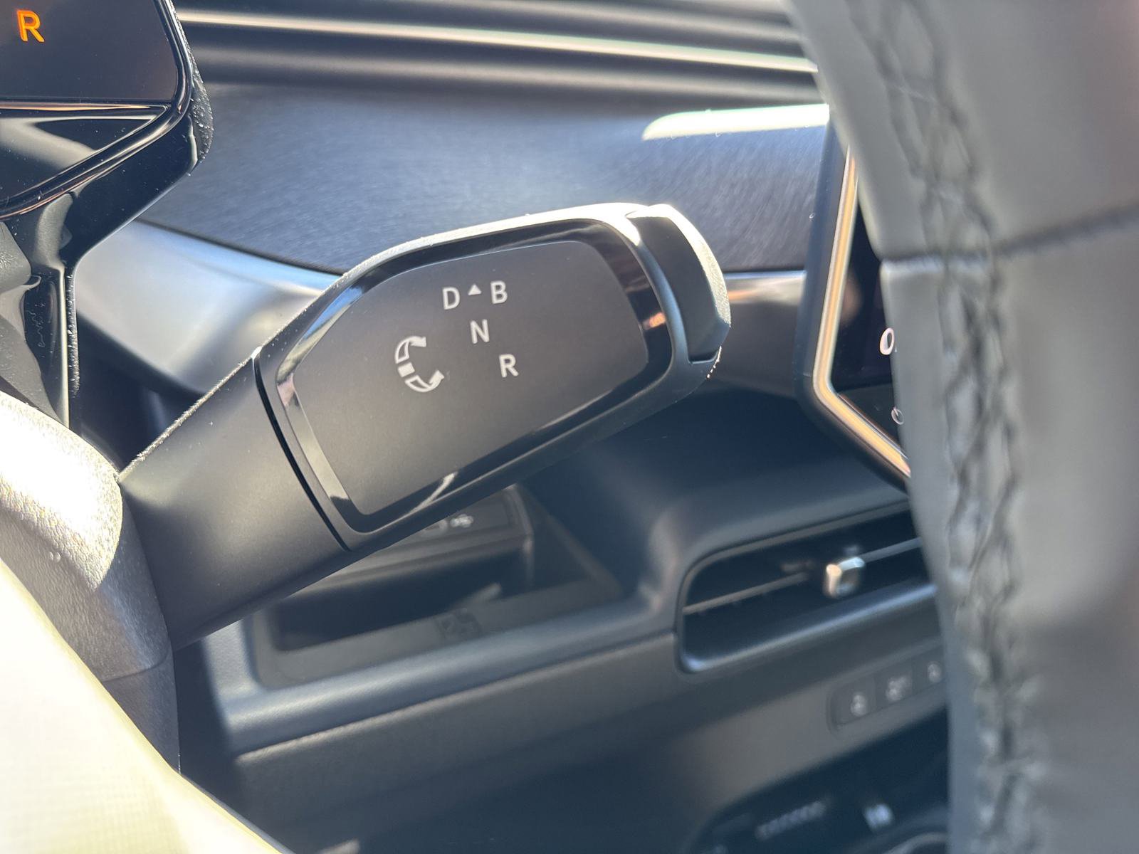 New 2025 Volkswagen ID. Buzz Pro S image 15