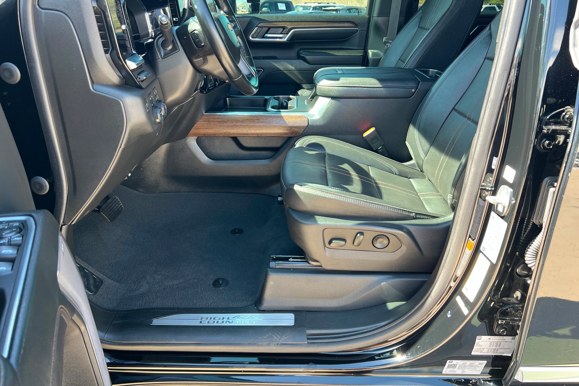 Used 2024 Chevrolet Silverado 3500 High Country w/ High Country Premium Package AWD/4WD image 18