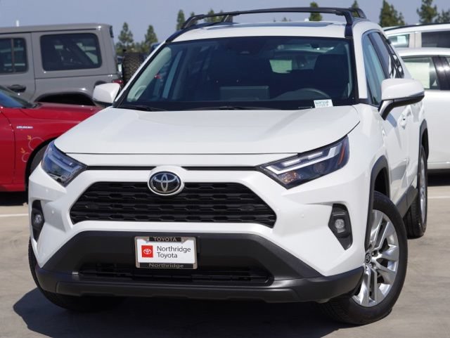 Used 2025 Toyota RAV4 XLE Premium w/ Weather Package FWD image 5