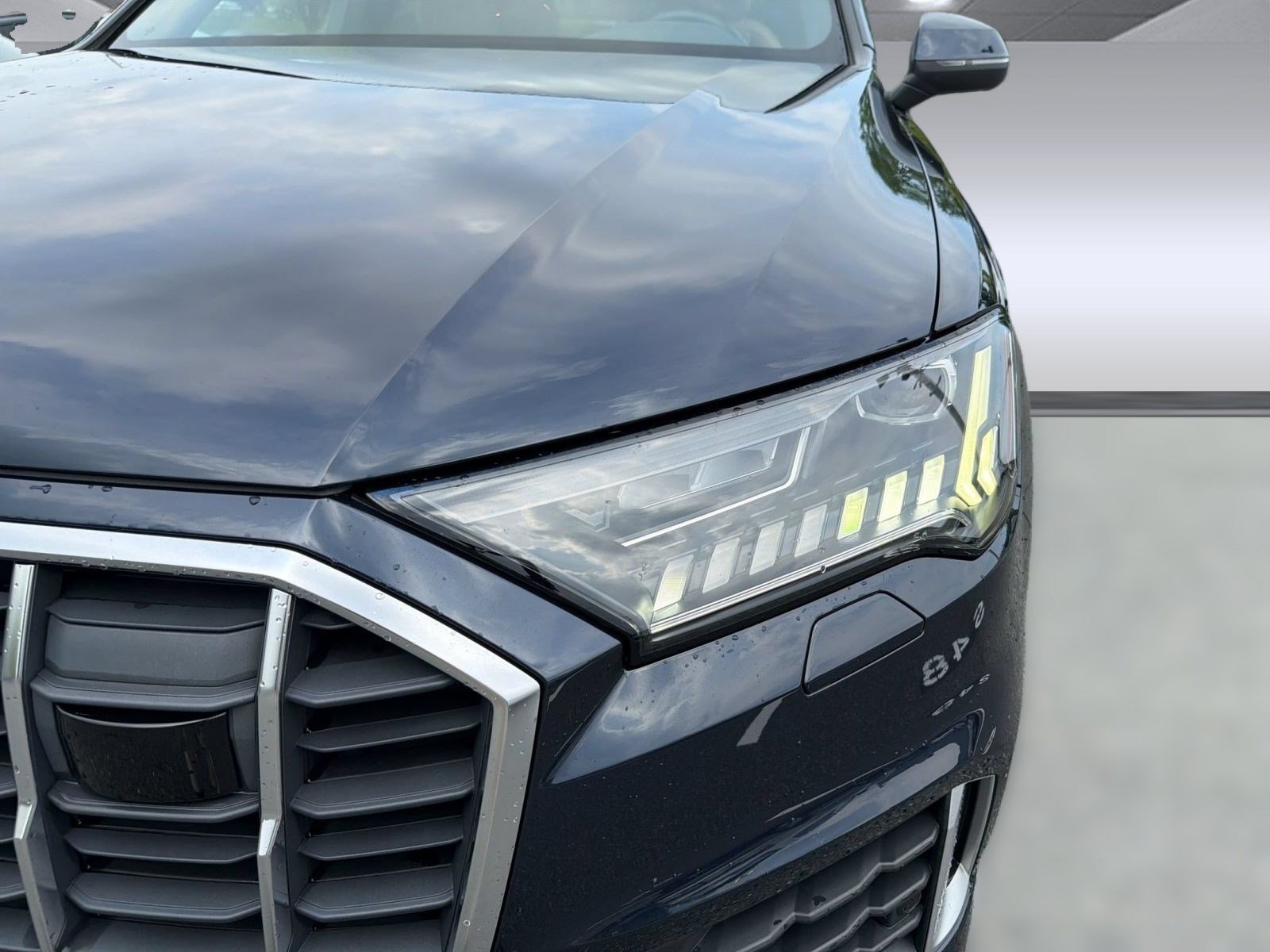 Used 2023 Audi Q7 3.0T Premium Plus w/ Premium Plus Package AWD/4WD image 12