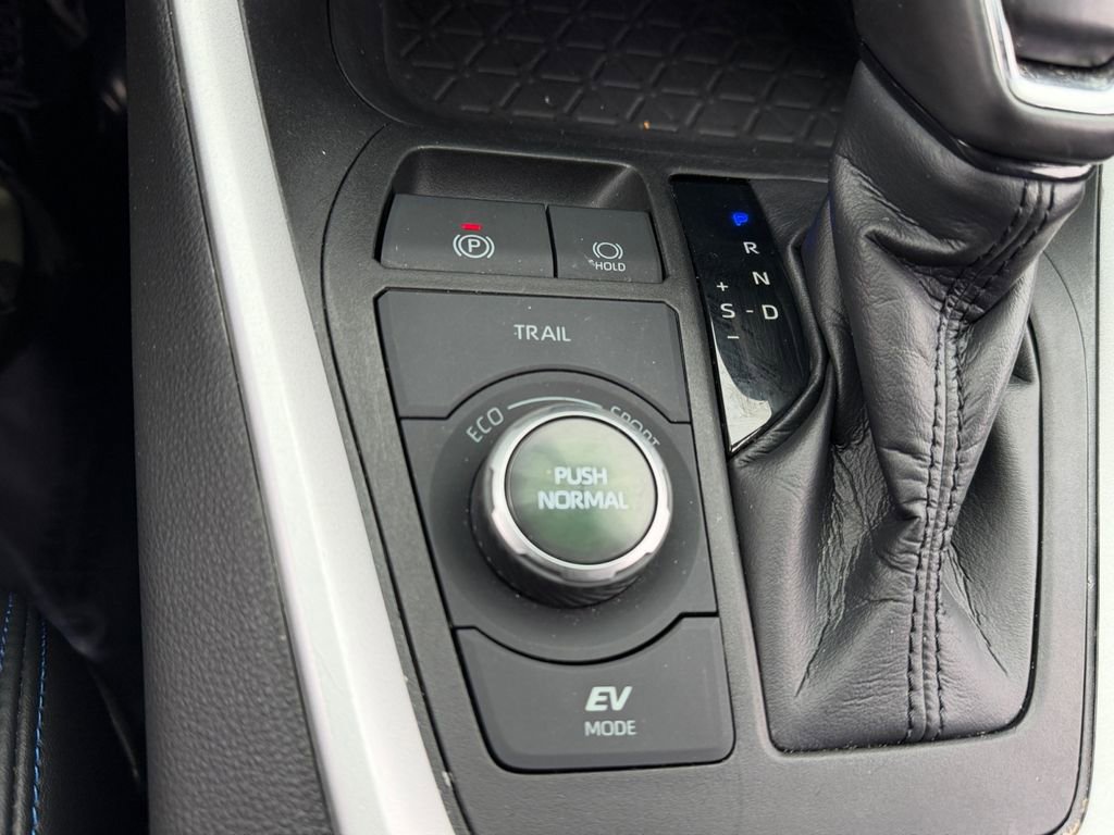 Used 2020 Toyota RAV4 XSE w/ XSE Grade Weather Package image 30
