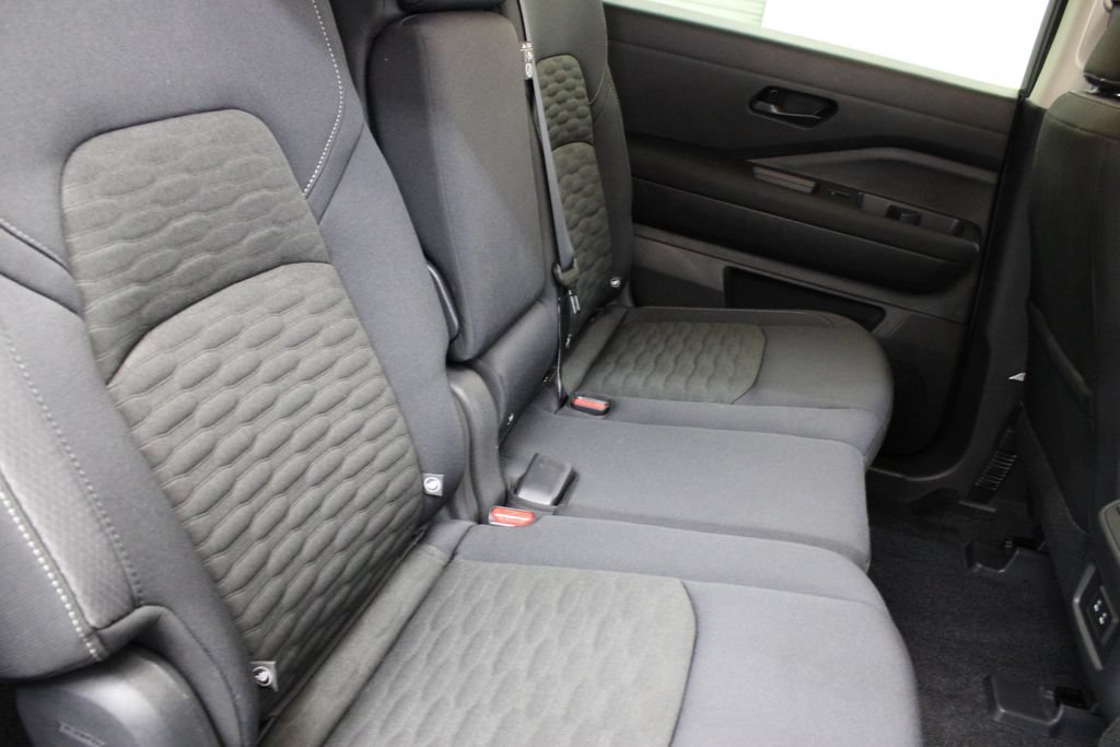 Used 2026 Nissan Pathfinder SV FWD image 19