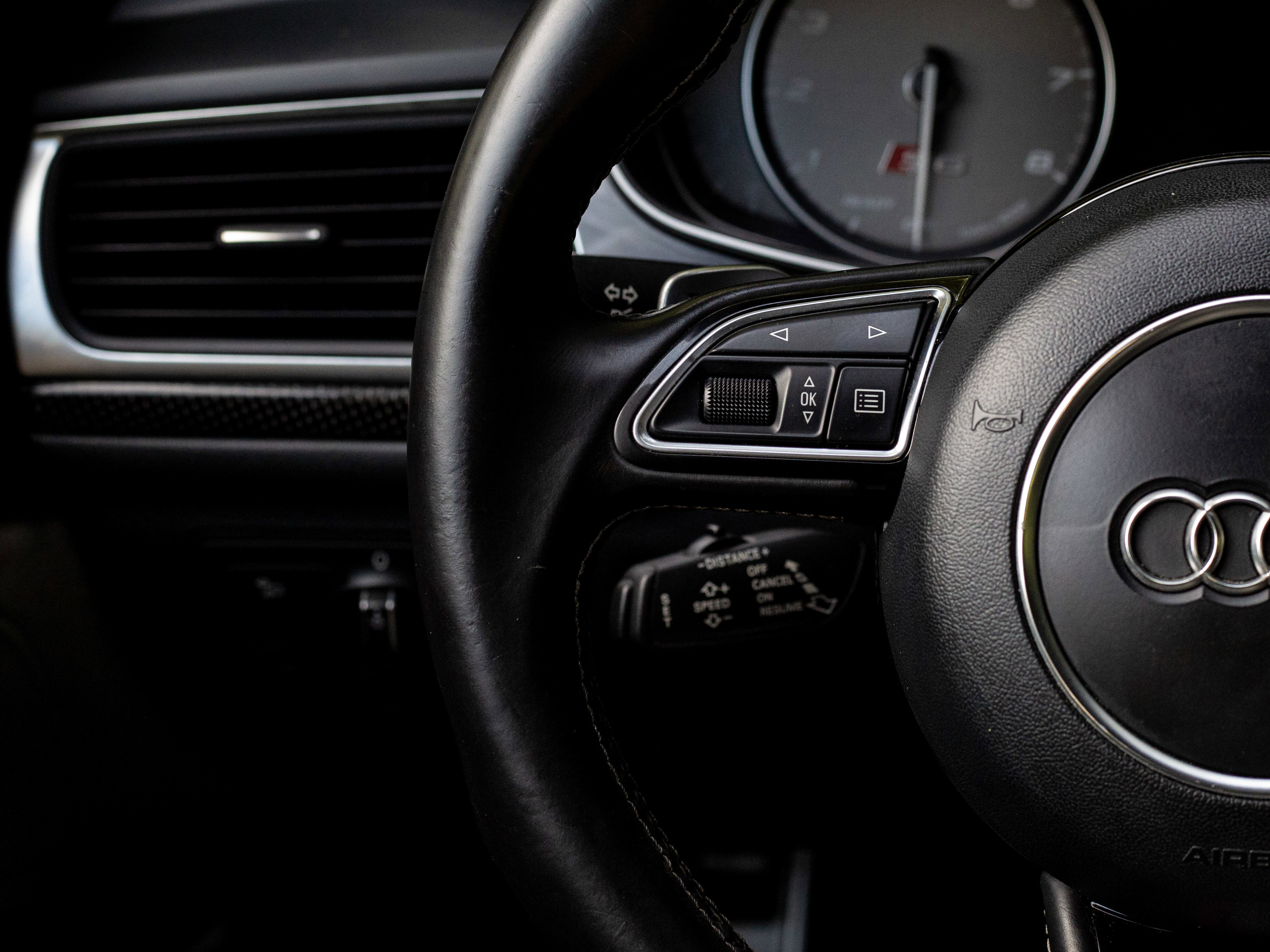 Used 2017 Audi S6 Prestige w/ S6 Sport Package image 7