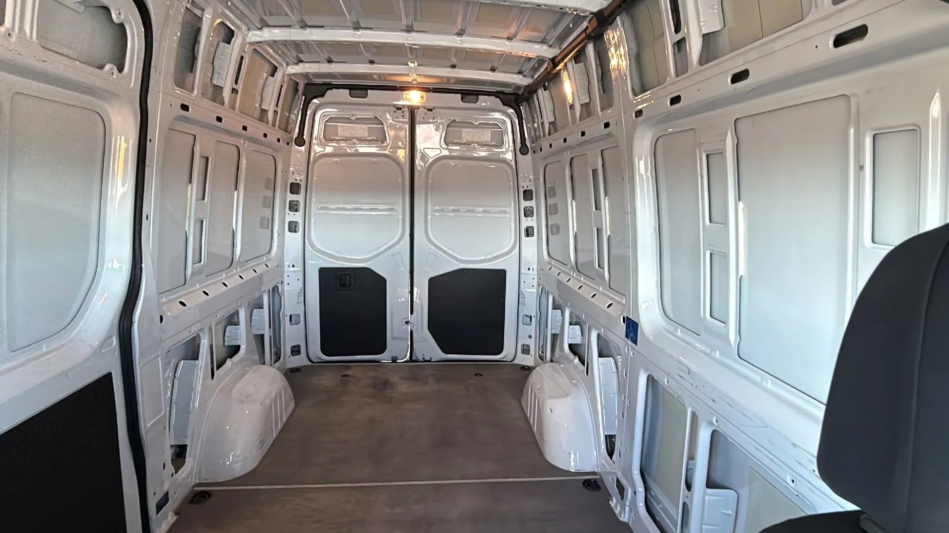 Used 2021 Mercedes-Benz Sprinter 1500 image 18