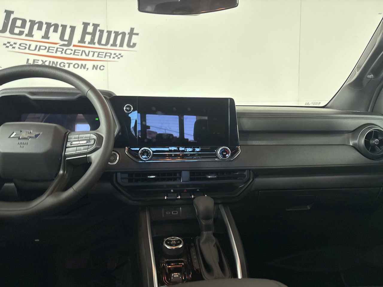 Used 2024 Chevrolet Colorado Trail Boss w/ Technology Package image 18