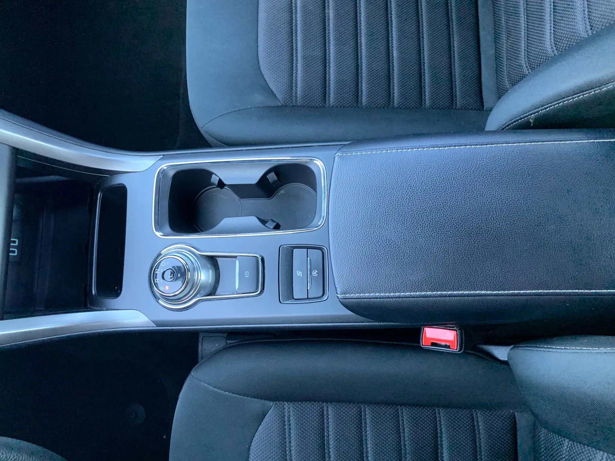 Used 2020 Ford Fusion SE image 23