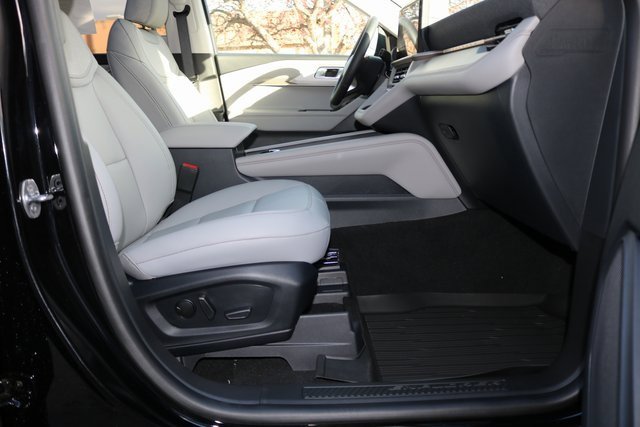 New 2026 Ford Explorer Active w/ Active Comfort Package image 24