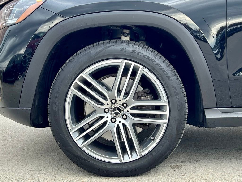 Certified 2025 Mercedes-Benz GLS 450 4MATIC image 9