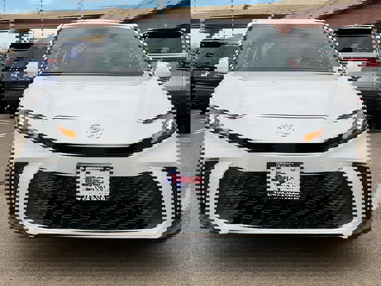 Used 2025 Toyota Camry SE image 3