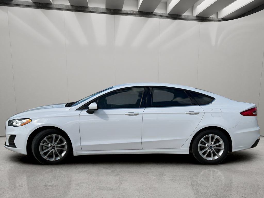 Used 2020 Ford Fusion SE FWD image 2