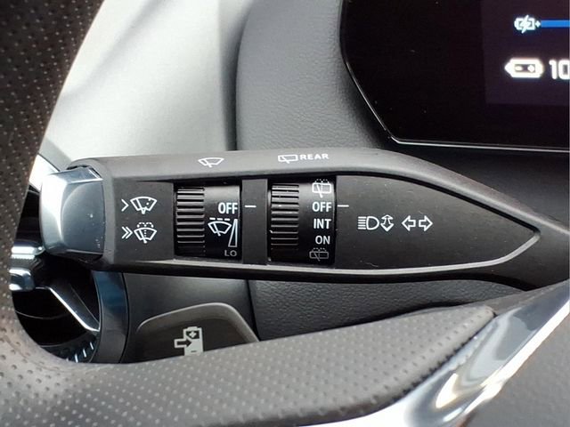 Used 2025 Chevrolet Equinox EV LT image 24