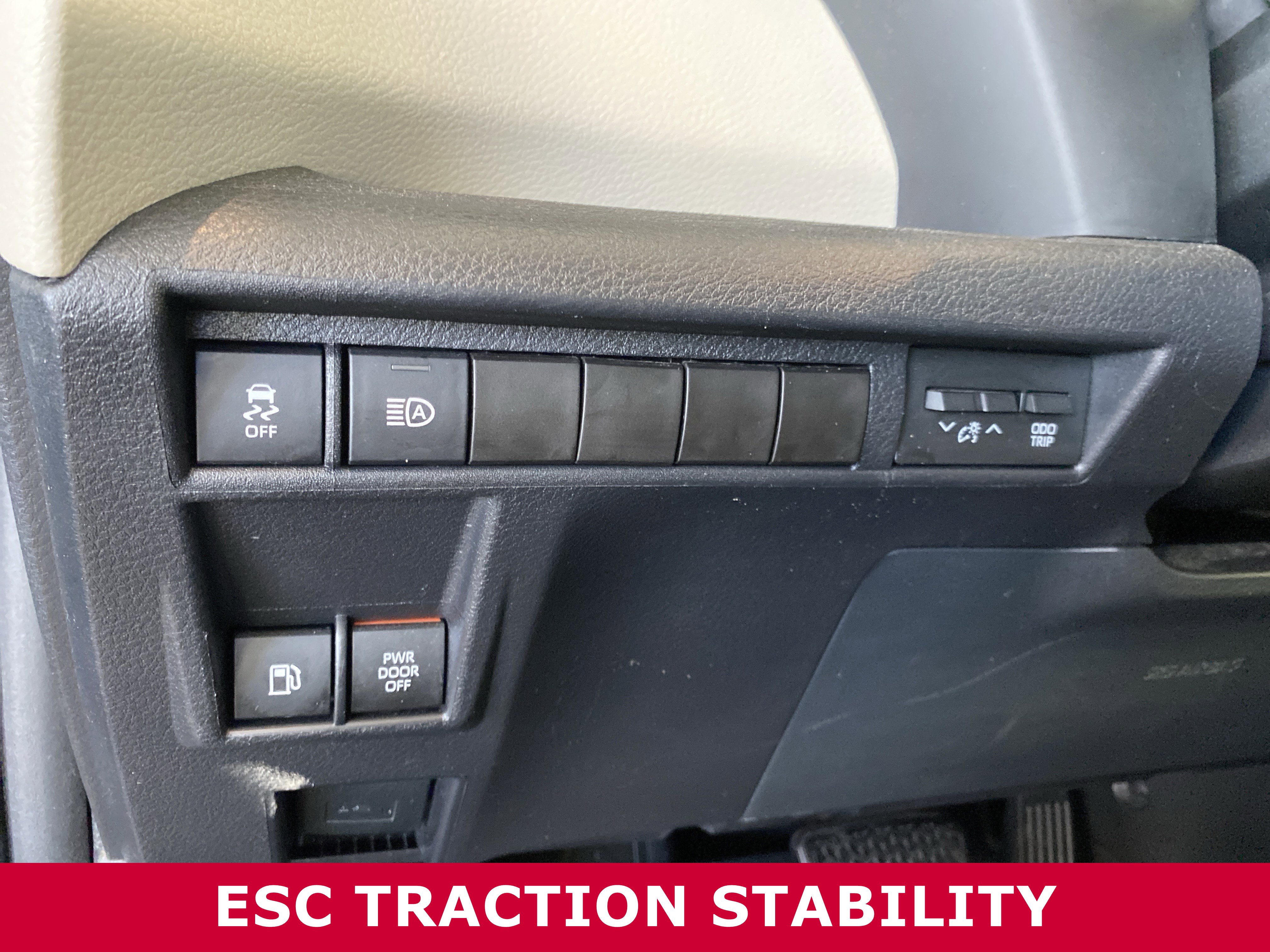 Used 2021 Toyota Sienna XLE image 10