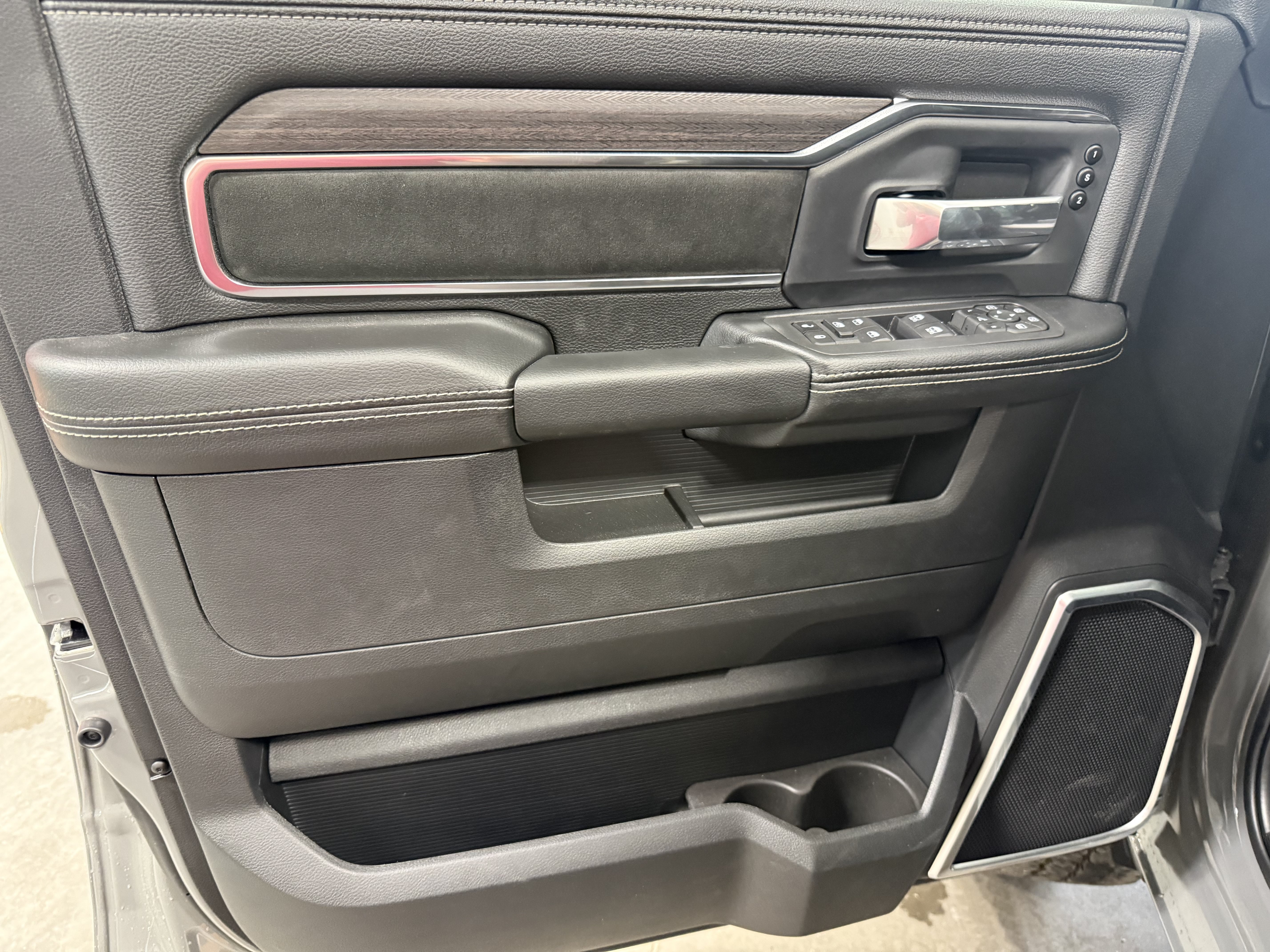 New 2026 RAM 2500 Laramie w/ Night Edition AWD/4WD image 15