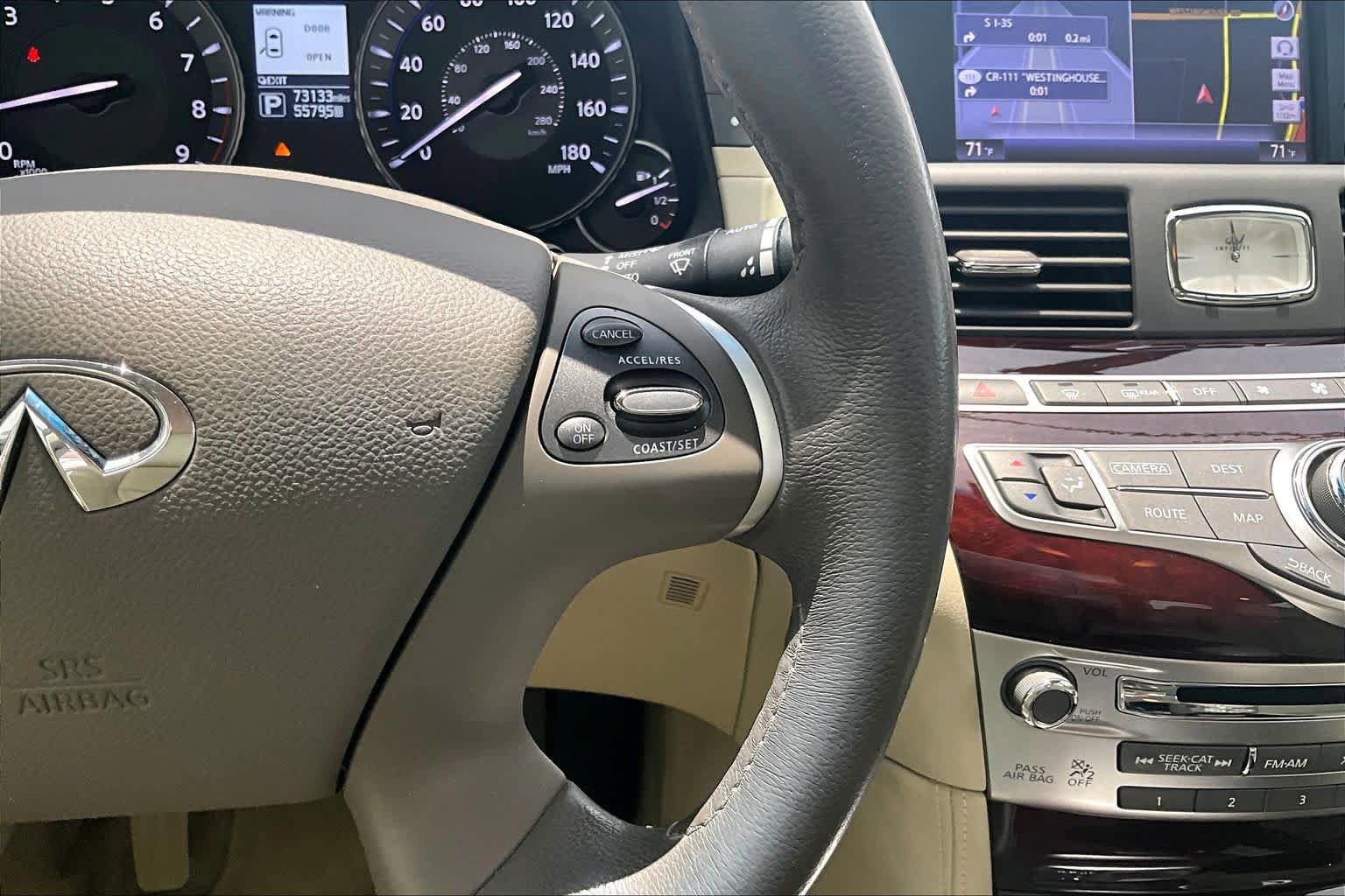 Used 2015 INFINITI Q70 3.7 RWD image 25