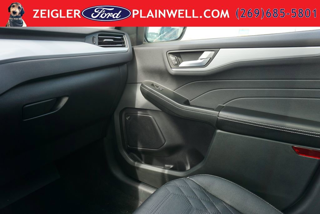 Used 2023 Ford Escape Platinum w/ Premium Technology Package AWD/4WD image 33