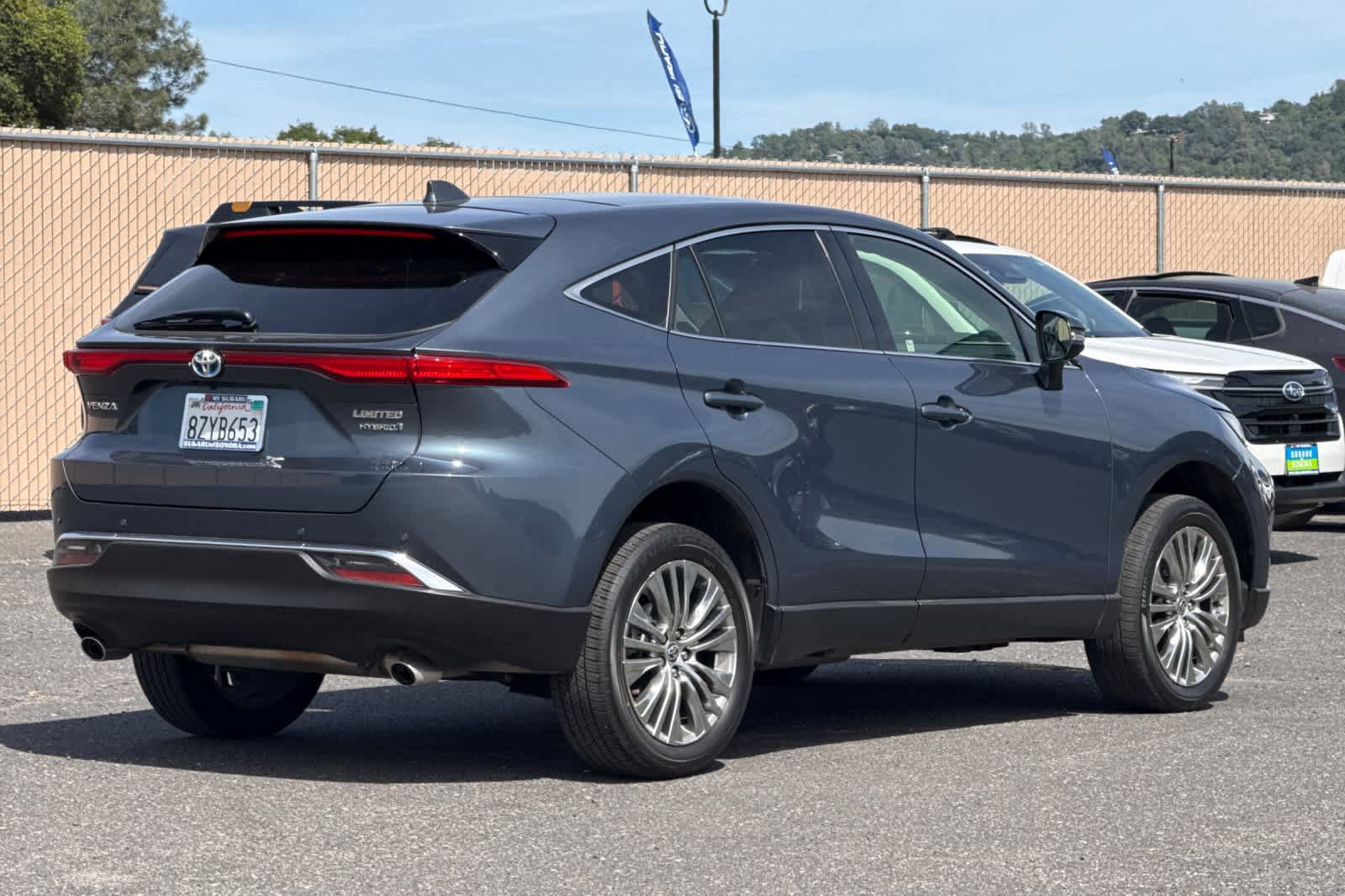 Used 2022 Toyota Venza Limited AWD/4WD image 3