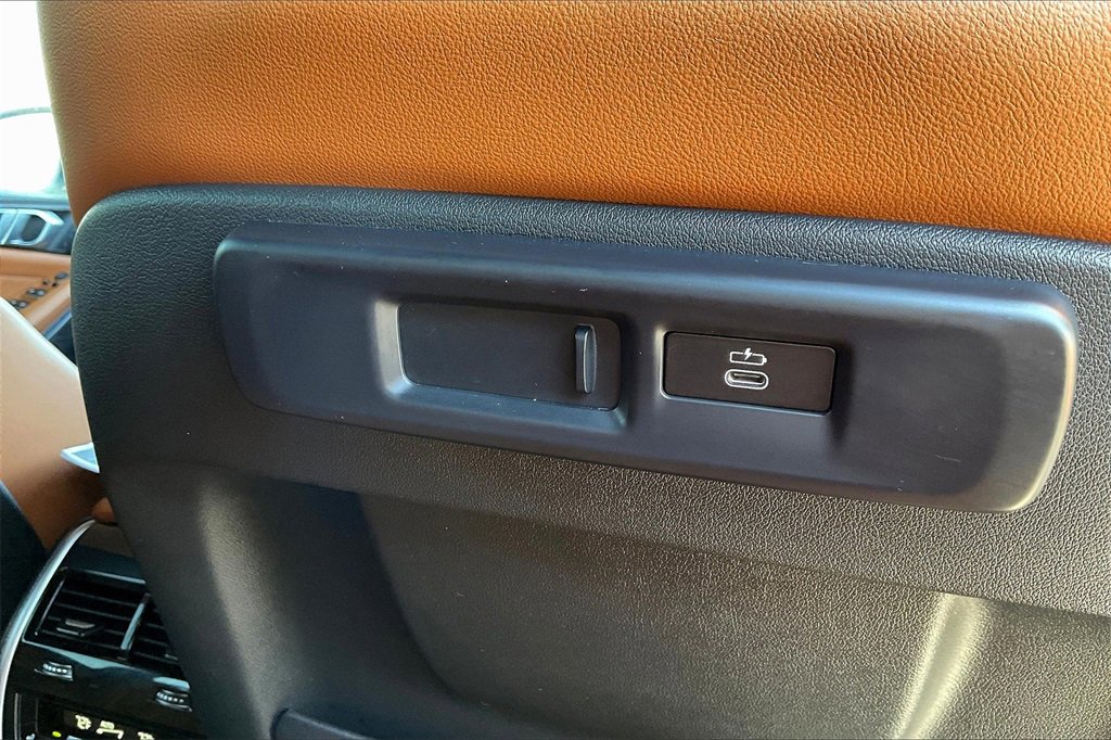 Used 2022 BMW X5 xDrive40i w/ Premium Package image 32