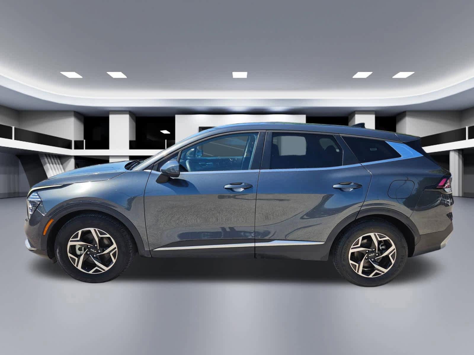 Certified 2024 Kia Sportage LX FWD image 3