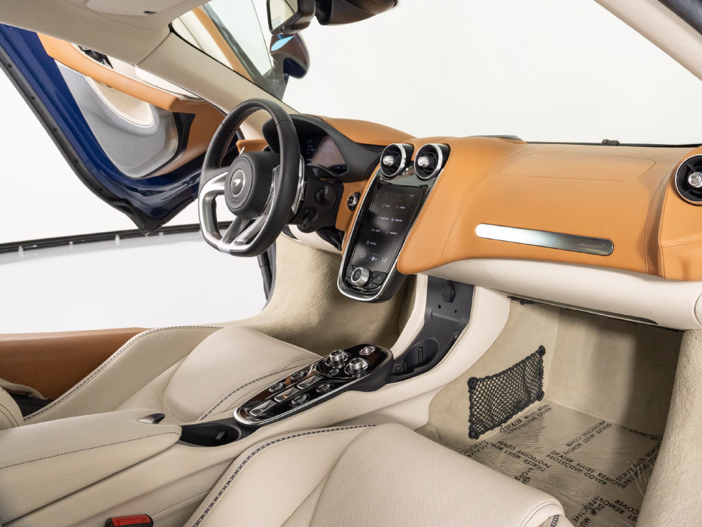 Used 2020 McLaren GT RWD image 26