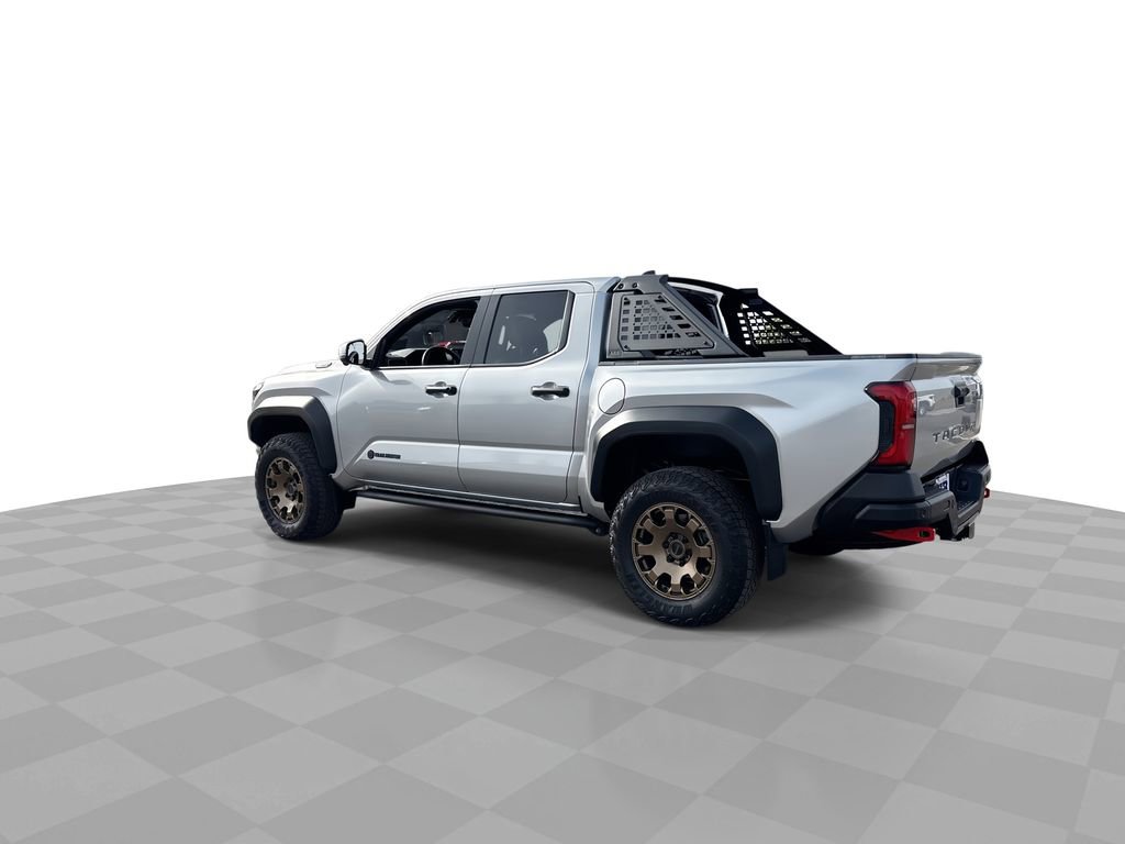 Used 2024 Toyota Tacoma Trailhunter image 7