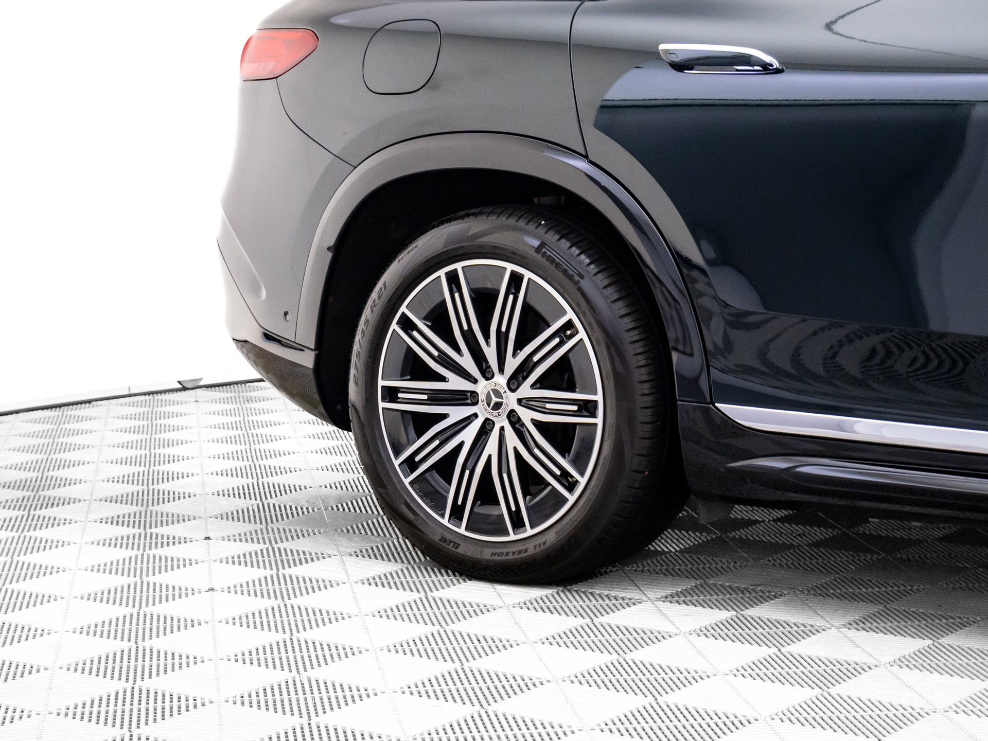 Certified 2023 Mercedes-Benz EQS 580 4MATIC SUV image 38