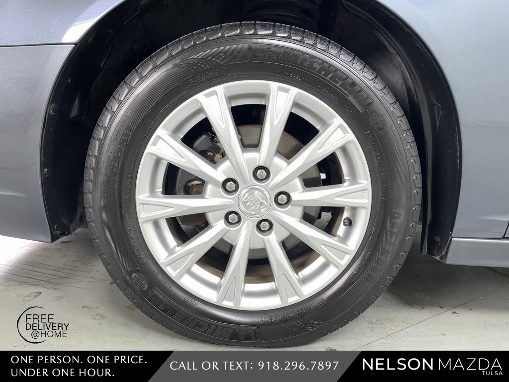 Used 2011 Buick Lucerne CXL image 11