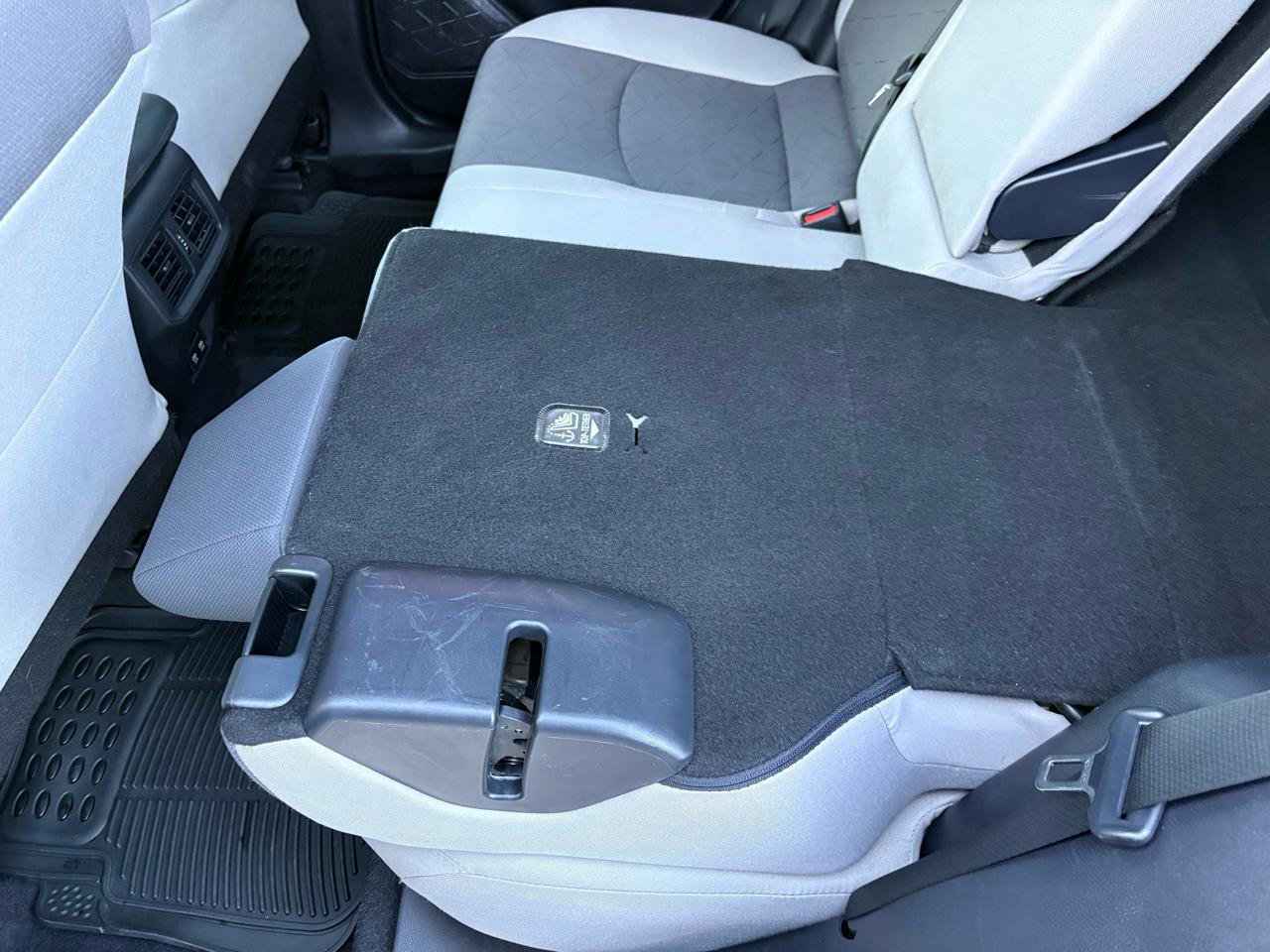 Used 2021 Toyota RAV4 XLE image 37