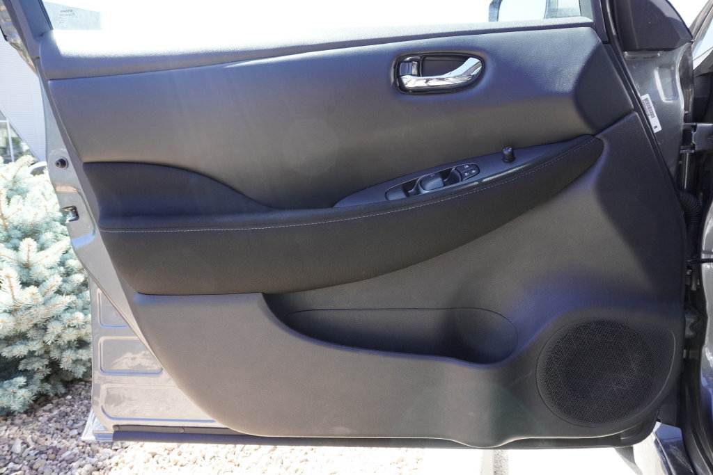 Used 2025 Nissan Leaf S FWD image 17