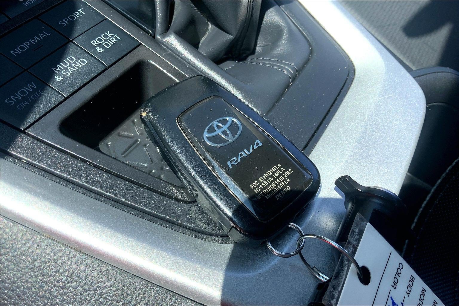 Used 2025 Toyota RAV4 XLE AWD/4WD image 14