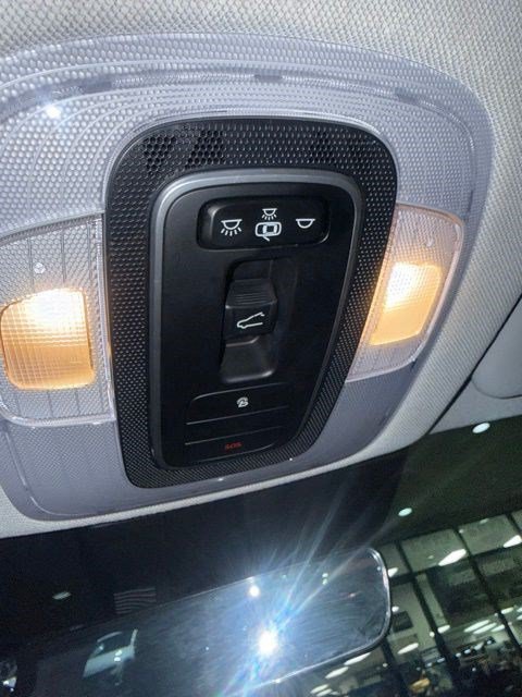 Used 2022 Hyundai Elantra SEL w/ Convenience + Premium Package FWD image 10