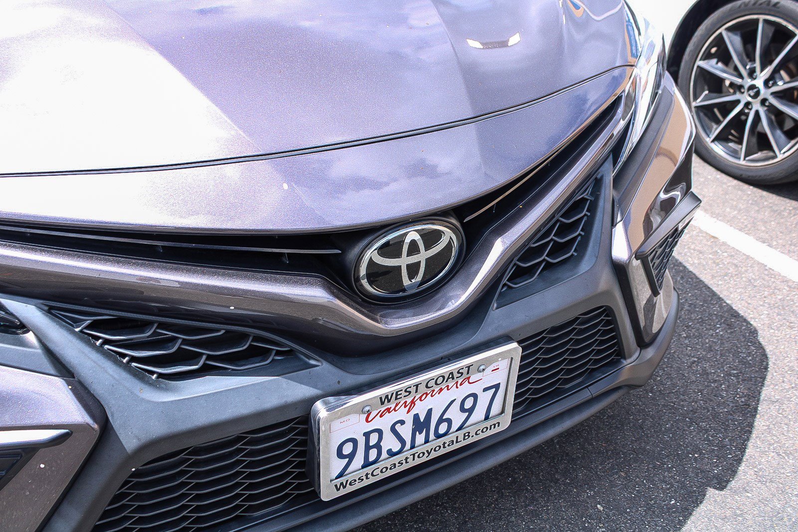 Used 2022 Toyota Camry SE w/ Convenience Package FWD image 6