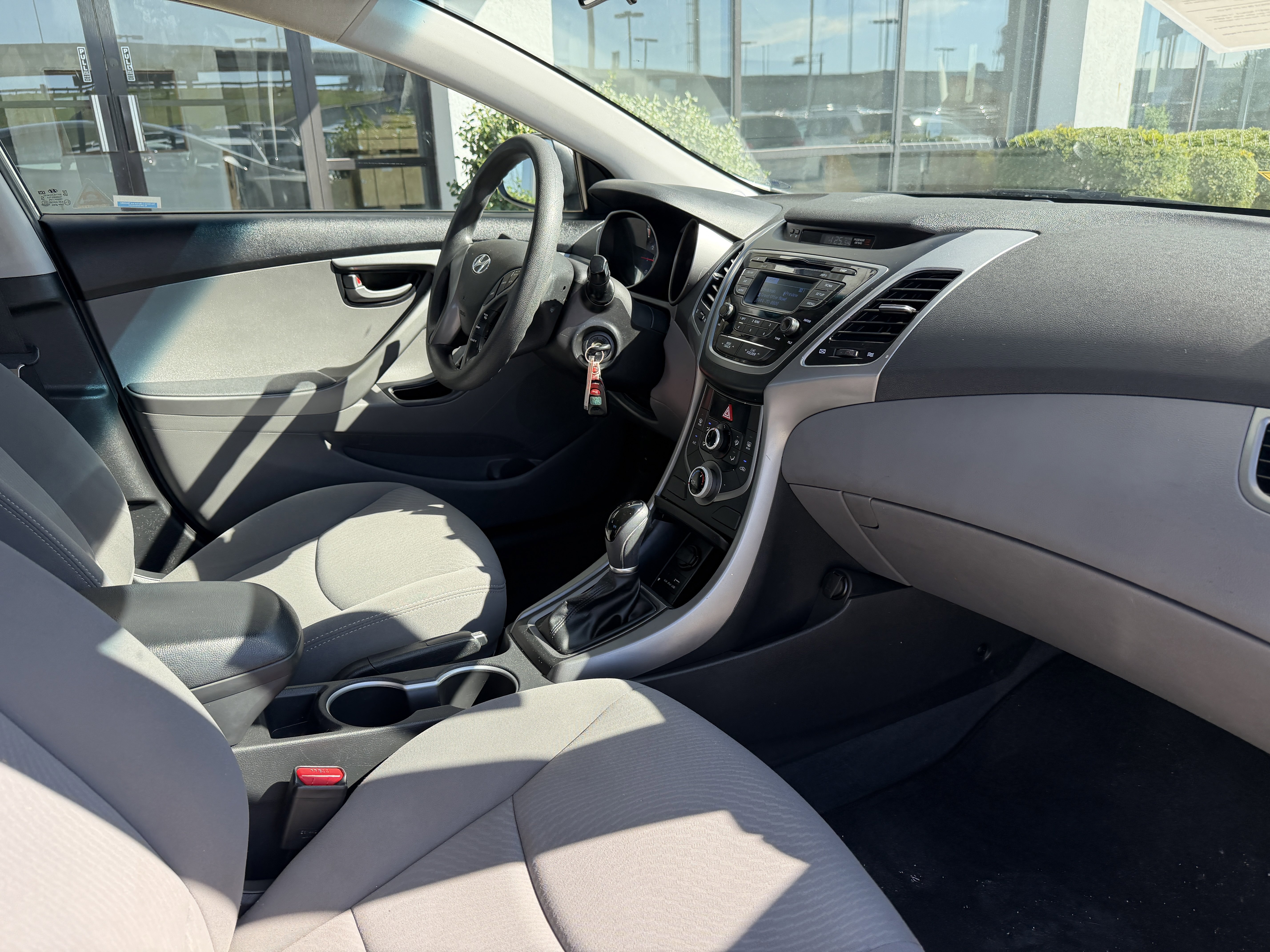 Used 2015 Hyundai Elantra SE image 19