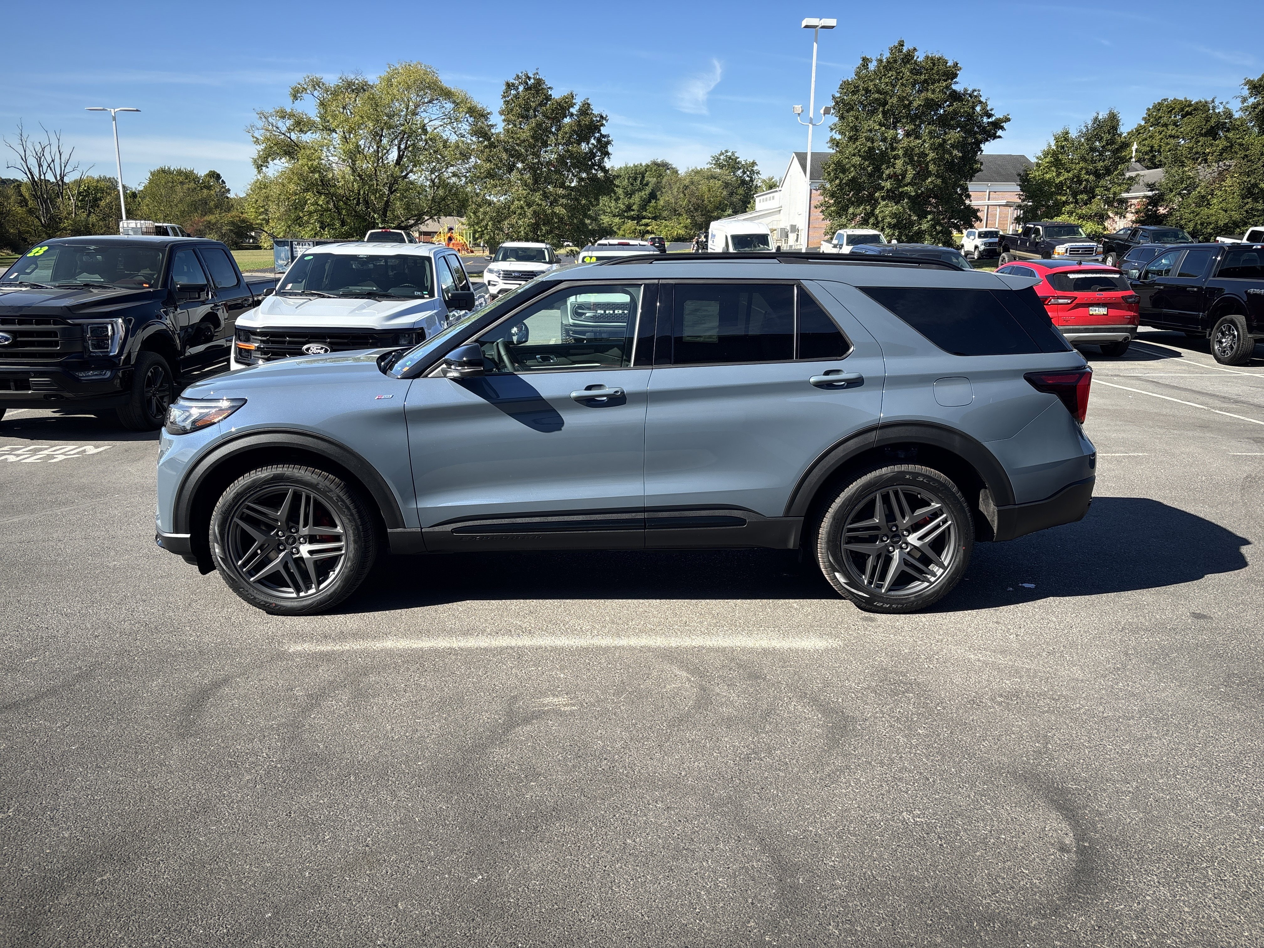 New 2025 Ford Explorer ST-Line image 7