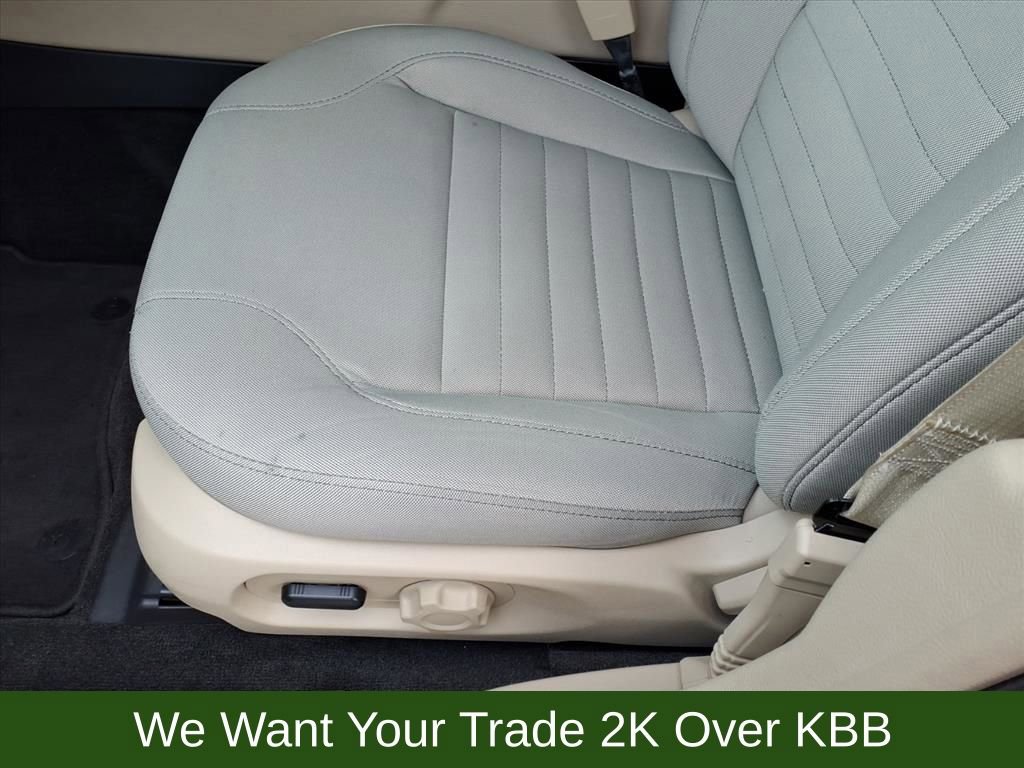 Used 2018 Ford Taurus SE image 11